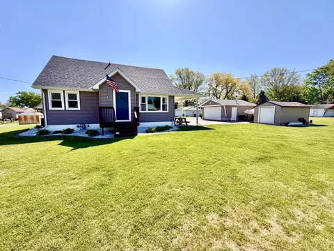 514 N Posey St, Reynolds, IL 61279