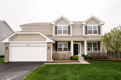 840 Wildwood Dr, Pingree Grove, IL 60140
