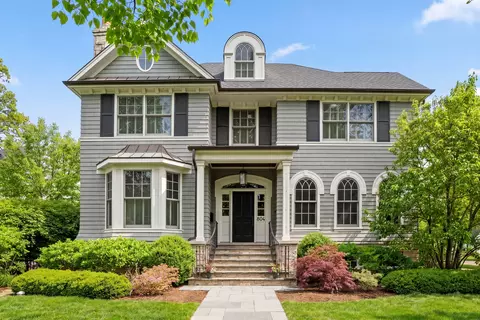 804 Greenwood Ave, Wilmette, IL 60091