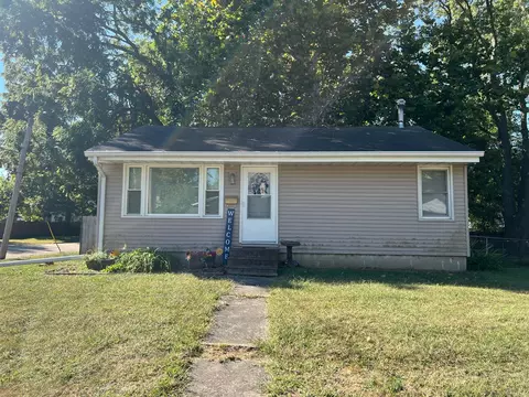 205 Pine St, Normal, IL 61761