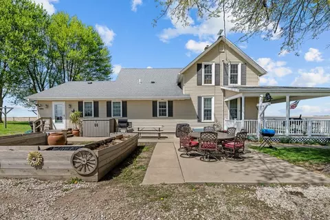 1989 Union Ave, Wilton, IA 52778