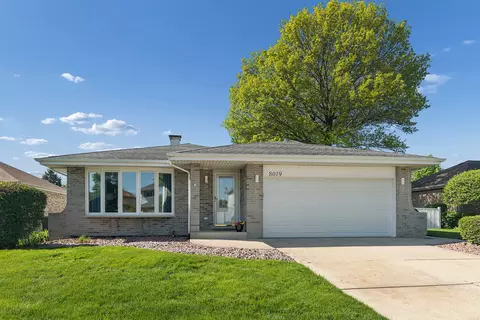 8019 Prairie Ct, Tinley Park, IL 60477