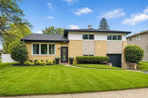 1400 N Lama Ln, Mount Prospect, IL 60056