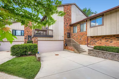 58 Portwine Rd, Willowbrook, IL 60527