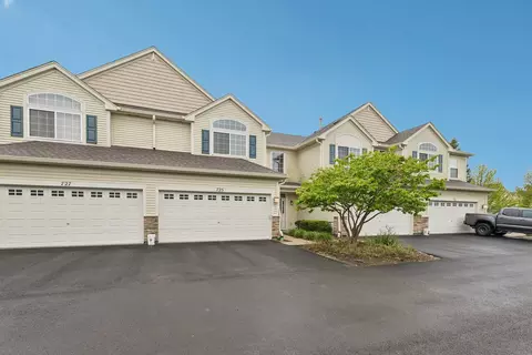 725 S Jade Ln, Round Lake, IL 60073