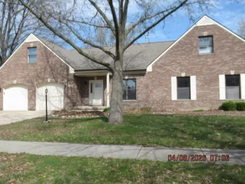 1318 Broadmoor Dr, Champaign, IL 61821