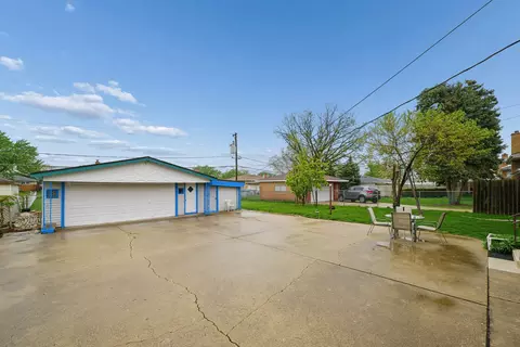 Exterior - 7730 S Octavia Ave, Bridgeview, IL 60455 photo 3 of 5