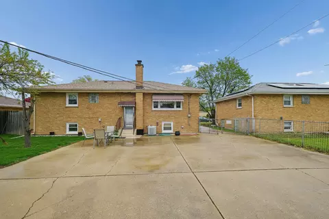 Exterior - 7730 S Octavia Ave, Bridgeview, IL 60455 photo 4 of 5