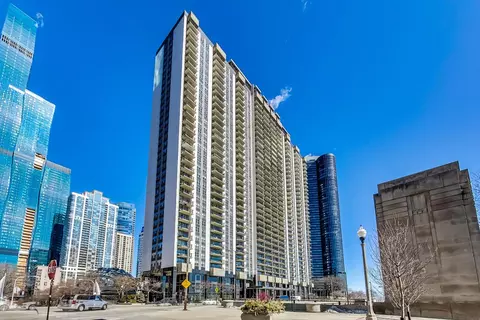 400 E Randolph St #3320, Chicago, IL 60601