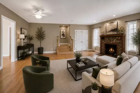 Living - 171 E Cayuga Ave, Elmhurst, IL 60126 photo 2 of 5