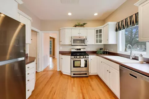 Kitchen - 171 E Cayuga Ave, Elmhurst, IL 60126 photo 1 of 2