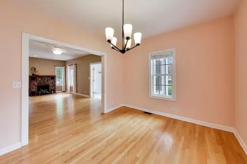 Living - 171 E Cayuga Ave, Elmhurst, IL 60126 photo 3 of 5