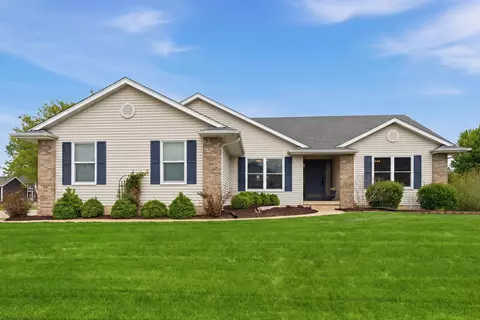 1991 Streamside Dr, Bettendorf, IA 52722