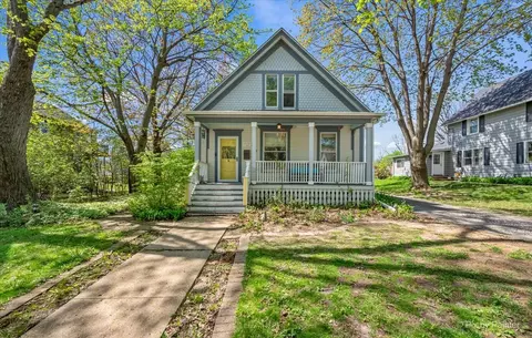 434 S 3rd St, West Dundee, IL 60118