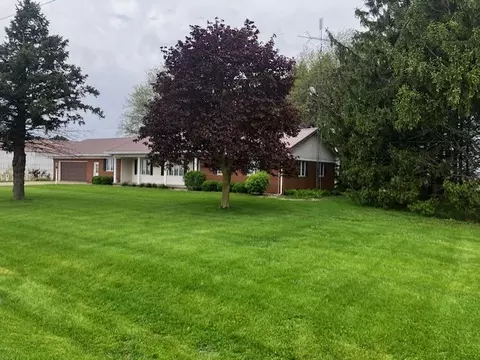 Exterior - 4015 E 1st Rd, Mendota, IL 61342 photo 4 of 9