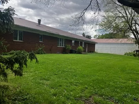 Exterior - 4015 E 1st Rd, Mendota, IL 61342 photo 1 of 9