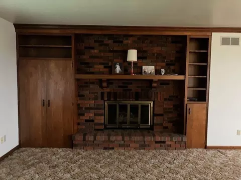 Living - 4015 E 1st Rd, Mendota, IL 61342 photo 2 of 2