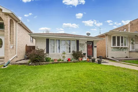 7341 W 55th Pl, Summit, IL 60501