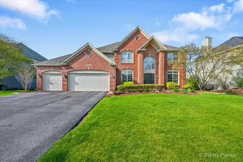 26 W326 Pinehurst Dr, Winfield, IL 60190