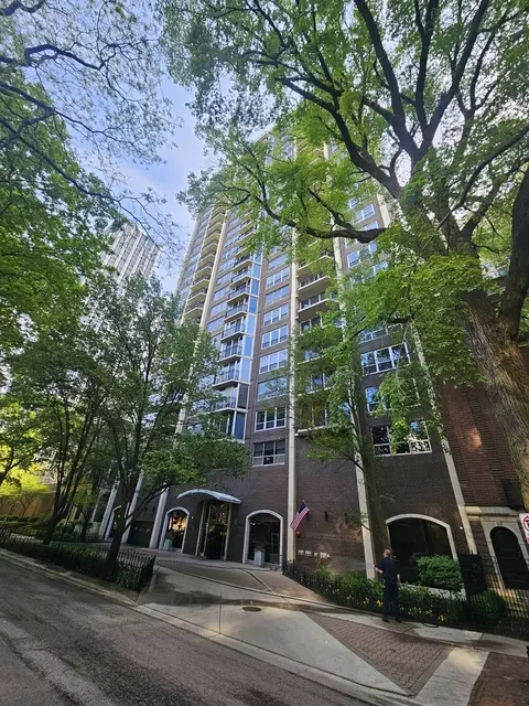 1515 N Astor St #23BC, Chicago, IL 60610