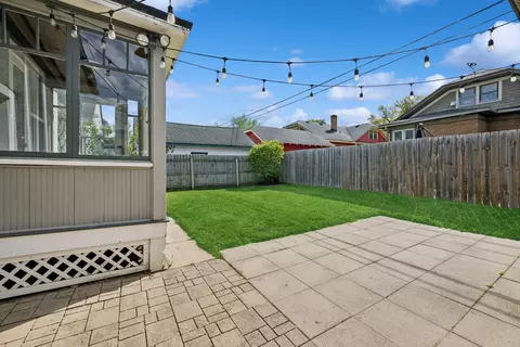 Exterior - 18 N Worth Ave, Elgin, IL 60123 photo 4 of 6