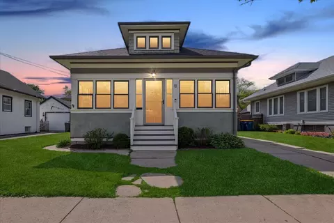 Exterior - 18 N Worth Ave, Elgin, IL 60123 photo 6 of 6