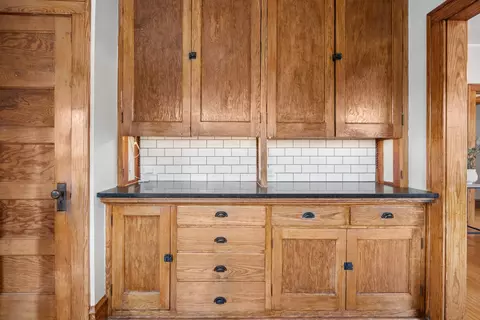 Kitchen - 18 N Worth Ave, Elgin, IL 60123 photo 2 of 2