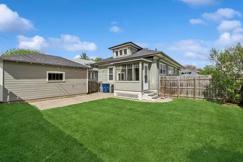 Exterior - 18 N Worth Ave, Elgin, IL 60123 photo 5 of 6