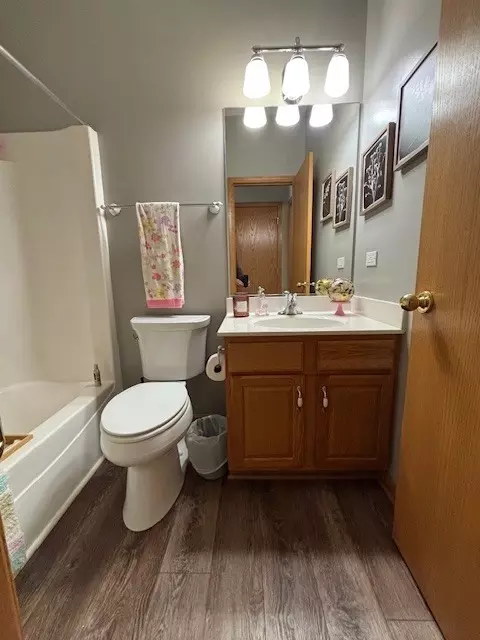 Bath - 93 Netherlands Dr, Antioch, IL 60002 photo 3 of 3