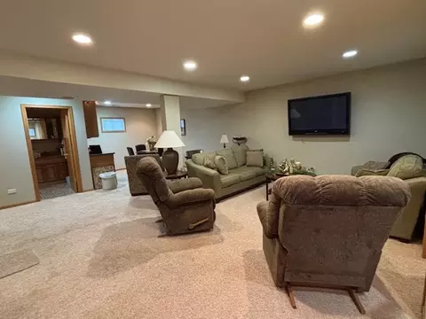 Living - 93 Netherlands Dr, Antioch, IL 60002 photo 4 of 5