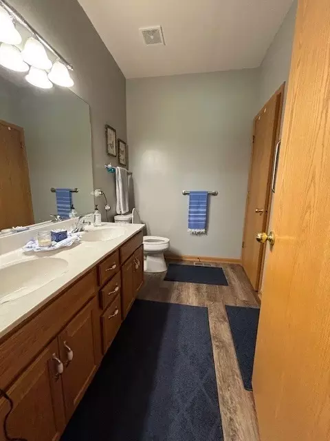 Bath - 93 Netherlands Dr, Antioch, IL 60002 photo 1 of 3