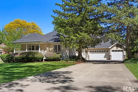 225 Spruce Rd, Northbrook, IL 60062