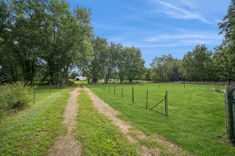 Exterior - 15036 Durkee Rd, Harvard, IL 60033 photo 5 of 5