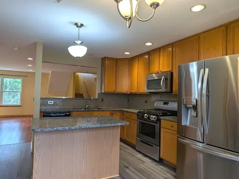 Kitchen - 723 River Walk Dr #723, Wheeling, IL 60090 photo 1 of 3