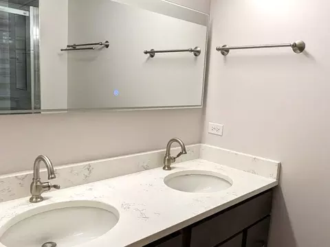 Bath - 723 River Walk Dr #723, Wheeling, IL 60090 photo 4 of 4