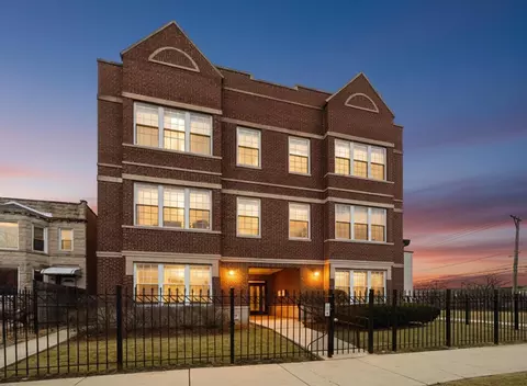 25 N Menard Ave #2S, Chicago, IL 60644