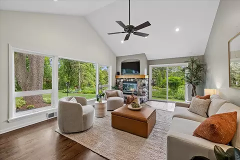 Living - 166 Mohawk Trl, Algonquin, IL 60102 photo 2 of 2