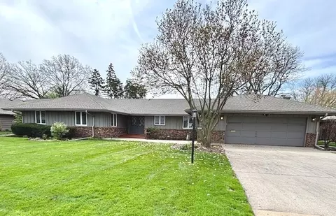1850 Kensington Pl, Aurora, IL 60506