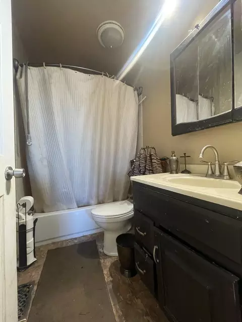 Bath - 17723 Stonebridge Dr, Hazel Crest, IL 60429 photo 3 of 3