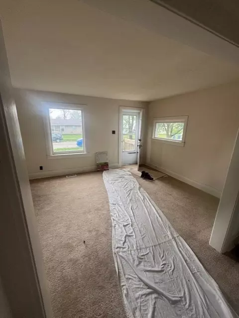 Living - 838 Spruce St, Aurora, IL 60506 photo 2 of 3