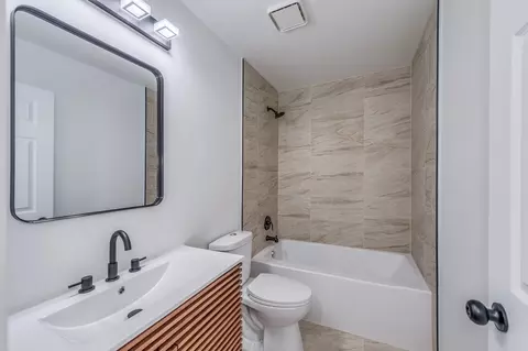 Bath - 153 Treehouse Rd, Matteson, IL 60443 photo 4 of 4