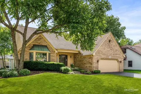 292 Winding Creek Dr, Naperville, IL 60565
