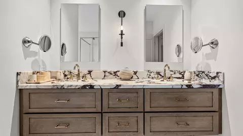 Bath - 1500 William St, River Forest, IL 60305 photo 5 of 8