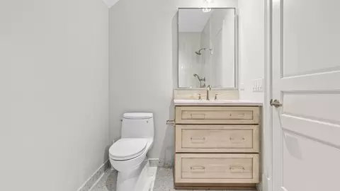 Bath - 1500 William St, River Forest, IL 60305 photo 8 of 8
