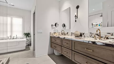 Bath - 1500 William St, River Forest, IL 60305 photo 3 of 8