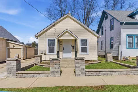 810 Superior St, Aurora, IL 60505
