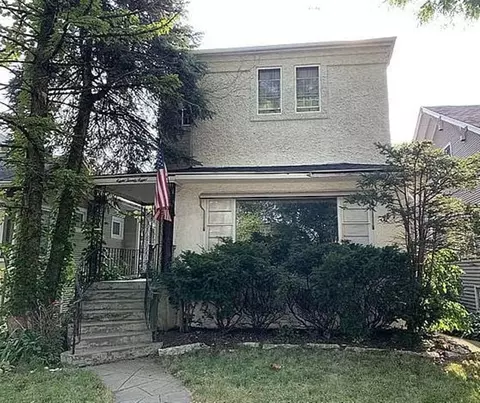 828 N Ridgeland Ave, Oak Park, IL 60302