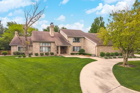 1810 Cardinal Ct, Pontiac, IL 61764