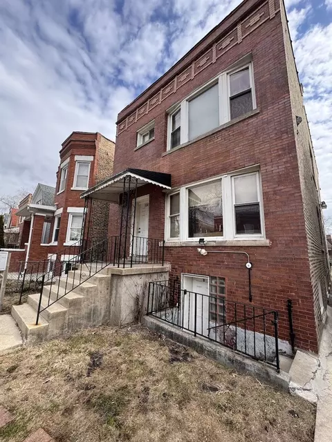 1041 N Central Park Ave, Chicago, IL 60651