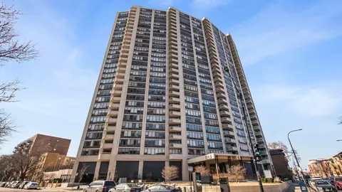 3930 N Pine Grove Ave #903, Chicago, IL 60613
